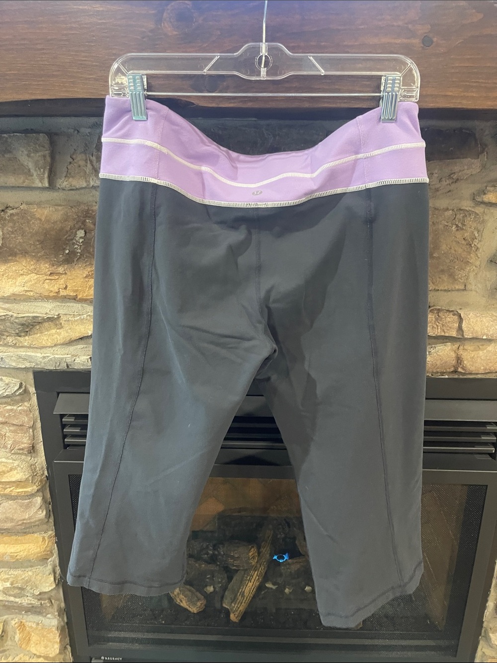 Lululemon Active Capri wide Leggings with Purple Waistband reversible.